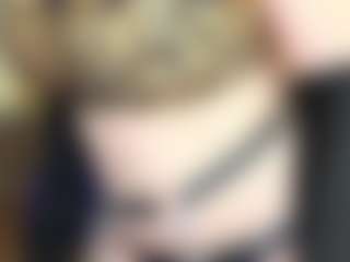 Live cam show with MadamMoreau - Middle Aged on SquirtSoMuch