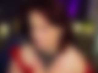 MadamMoreau MILF webcam performer live streaming