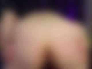 Live cam show with MadamMoreau - Red Hair MILF on Fling VIP Chat
