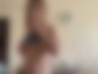 Live cam show with RickieTablada - Upskirt on Chatstar