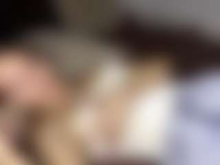 Live cam show with Aurora - Oil on Mixed Magazine Live