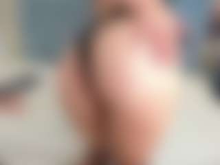 Coonie-Paige's Live Sex Cam Show