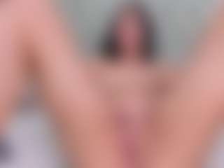 Live cam show with Coonie-Paige - Petite on Hubzter Live