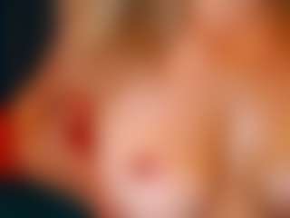 Live cam show with ElviraZoi - Middle Aged on sexytreat.net