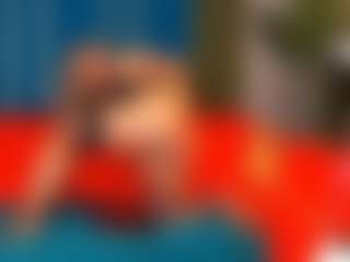 ElviraZoi MILF webcam performer live streaming