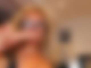 Live cam show with ElviraZoi - Mature on Milf Play
