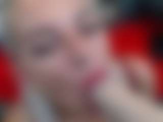 Live cam show with ElviraZoi - Granny Big Tits on friskycurves.com