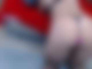 Live cam show with ElviraZoi - Granny Big Tits on UwU Esports