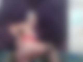 ElviraZoi MILF webcam performer live streaming