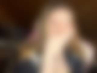 Live cam show with EuniceFerracioli - Small Tits on Camiplay Live