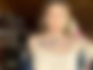 Live cam show with EuniceFerracioli - Dildo on Camsoda Late Night