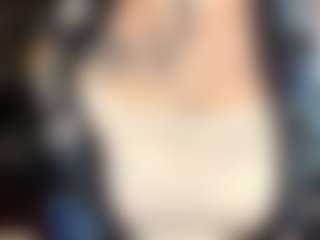Live cam show with EuniceFerracioli - Teen (18+) on StripNow