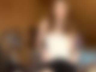 Live cam show with EuniceFerracioli - Spank on fapnchat