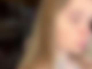 EuniceFerracioli's Live Sex Cam Show