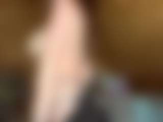 Live cam show with Emma - College Latina on TastyBlacksLive