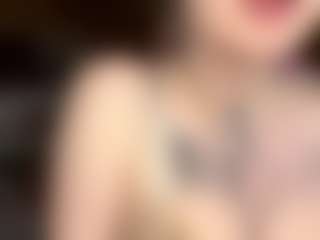 Live cam show with Emma - Teen (18+) on TottyGirls