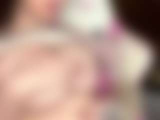 Live cam show with Emma - Big Tits on fuck-show.com