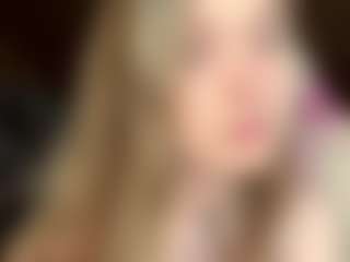 Live cam show with Emma - Striptease MILF on CamSodaAdn