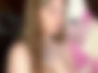 Live cam show with Emma - Petite Teen (18+) on Dare Cams