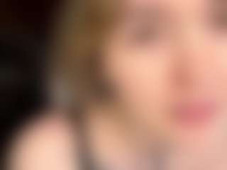 Live cam show with Emma - Ass Bouncing on Camming Site