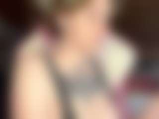 Live cam show with Emma - Middle Aged on Mixed Magazine Live