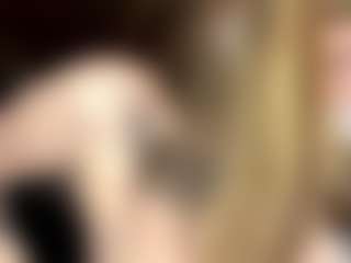 Live cam show with Emma - Big Ass on Chatstar