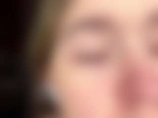 Emma MILF webcam performer live streaming