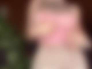 Emma MILF webcam performer live streaming
