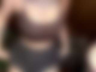 Emma MILF webcam performer live streaming