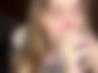 Live cam show with Emma - Latina Teen (18+) on intimatelivegirls.com