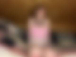 Live cam show with Emma - Striptease MILF on Milf Play