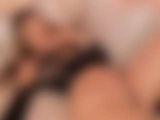 Live cam show with isabellestorm - Orgasm on CamClone