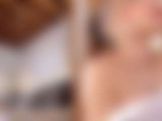 Live cam show with isabellestorm - BBW on friskycurves.com