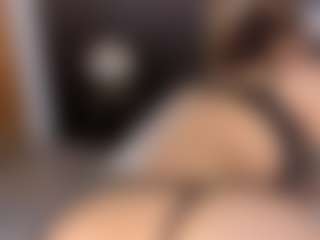 Live cam show with isabellestorm - Brown Eyes Brown Hair on Camsoda