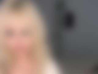 Live cam show with Veta - Blonde Hair on xplaylive.com