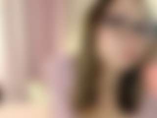 Live cam show with Karolinacream - Natural on liverealitysex.com
