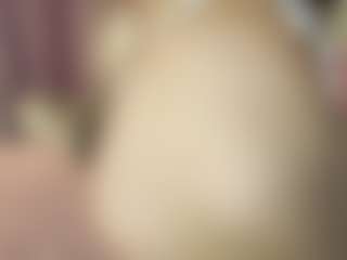 Live cam show with Karolinacream - Pornstar Bedroom on https://playwithruby.com