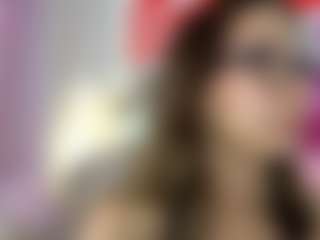 Live cam show with Karolinacream - BBW on TeamSkeetLive