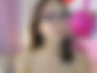 Live cam show with Karolinacream - Striptease Granny on nudelive.tv