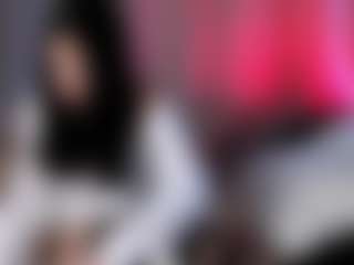 Live cam show with MaddyFeverr - Oil on SpunkLive