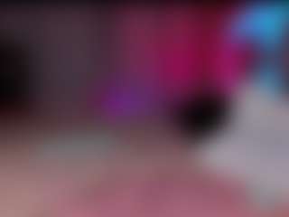 Live cam show with MaddyFeverr - Flashing on Dolls Live