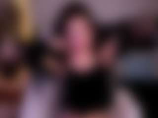 Live cam show with MaddyFeverr - Pretty on Camming Site
