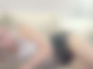 Live cam show with MaryroseVanegas - Trimmed Asian on StripNow