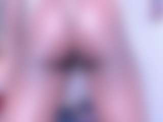 Live cam show with Miia-Ferrari - Body Massage on friskycurves.com