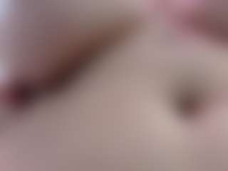Live cam show with NaomiiEvans - Petite MILF on nudelive.tv
