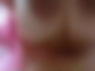Live cam show with NaomiiEvans - Brown Hair on SinfulBabes