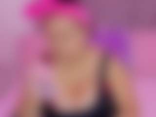 Live cam show with NaomiiEvans - Athletic Middle Aged on Camsoda