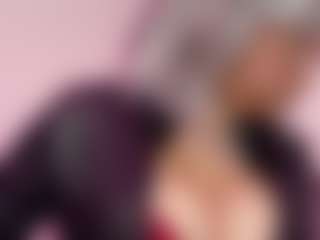 Live cam show with NaomiiEvans - College MILF on Camsoda Late Night