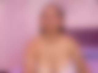 Live cam show with NaomiiEvans - Petite MILF on Mixed Magazine Live