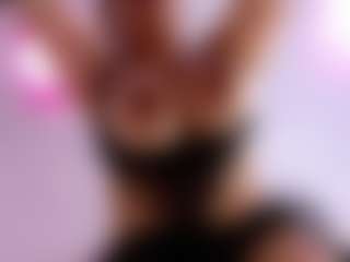 NaomiiEvans MILF webcam performer live streaming